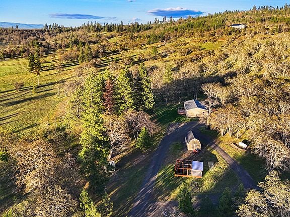 4th image of 234 Chisholm Rd