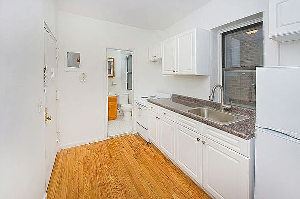 1st image of 409 W 40th St #3FE