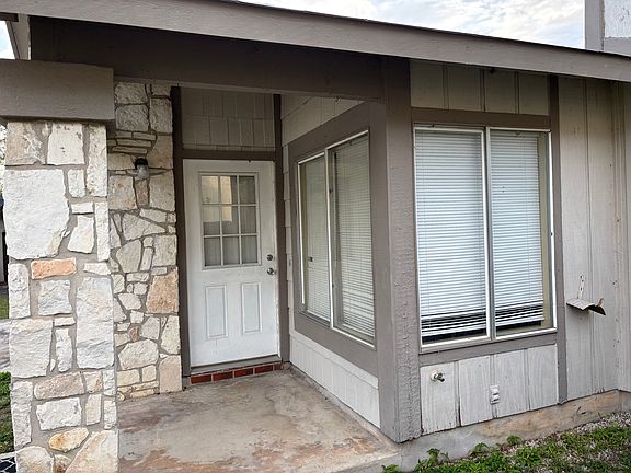 3rd image of 16434 Oak Rock St