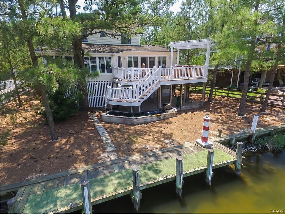 1st image of 919 Lake View Dr