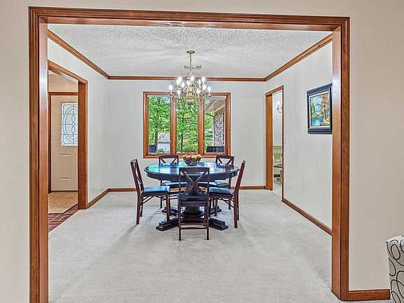 3rd image of 70 Murillo Way