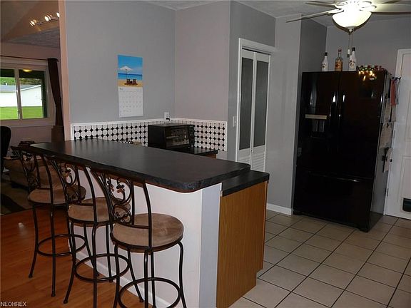 5th image of 4080 Saint James Dr