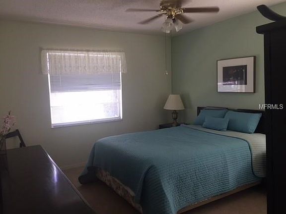 Light & Bright Master with lighted ceiling fan