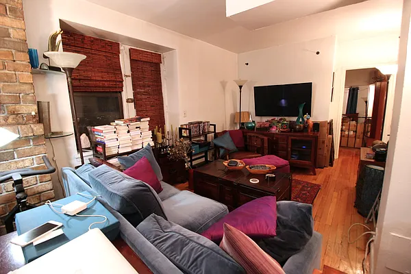 Rented by City Connections Realty | media 7