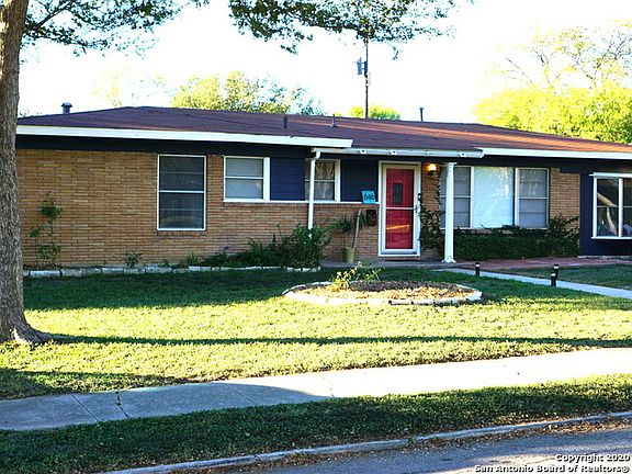 3rd image of 646 Shadywood Ln