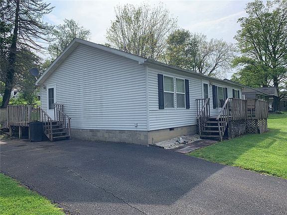 2nd image of 11864 Oakmont Dr