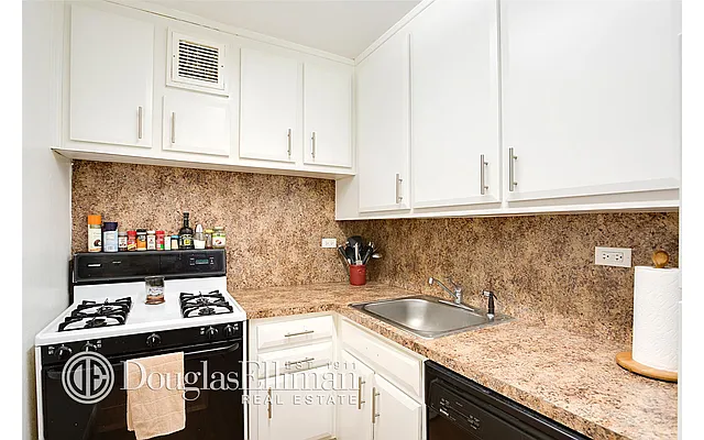 Sold by Douglas Elliman | media 22