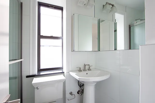 Rented by R New York | media 6