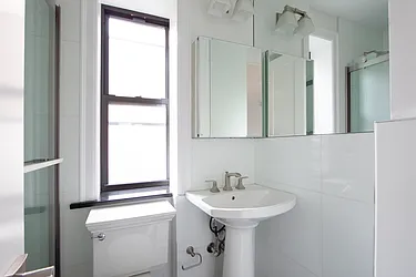 Rented by R New York
