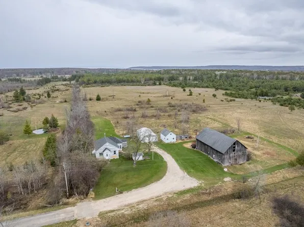 6776 Djuplin Rd, Sturgeon Bay, WI 54235