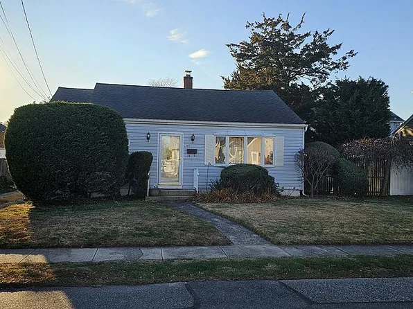 355 Pinelawn Ave, Copiague, NY 11726