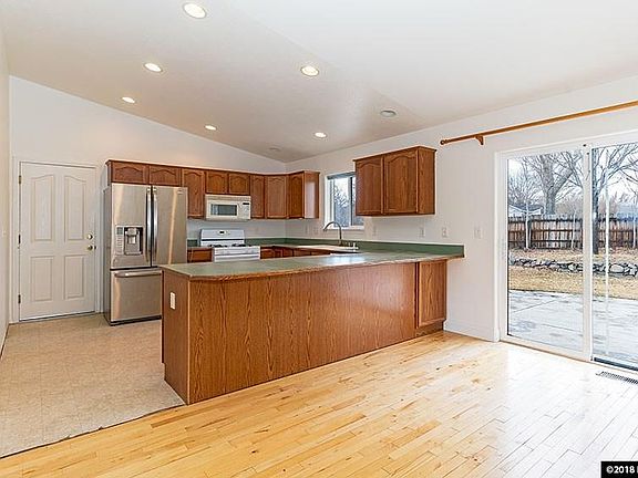 5th image of 2625 Squires St
