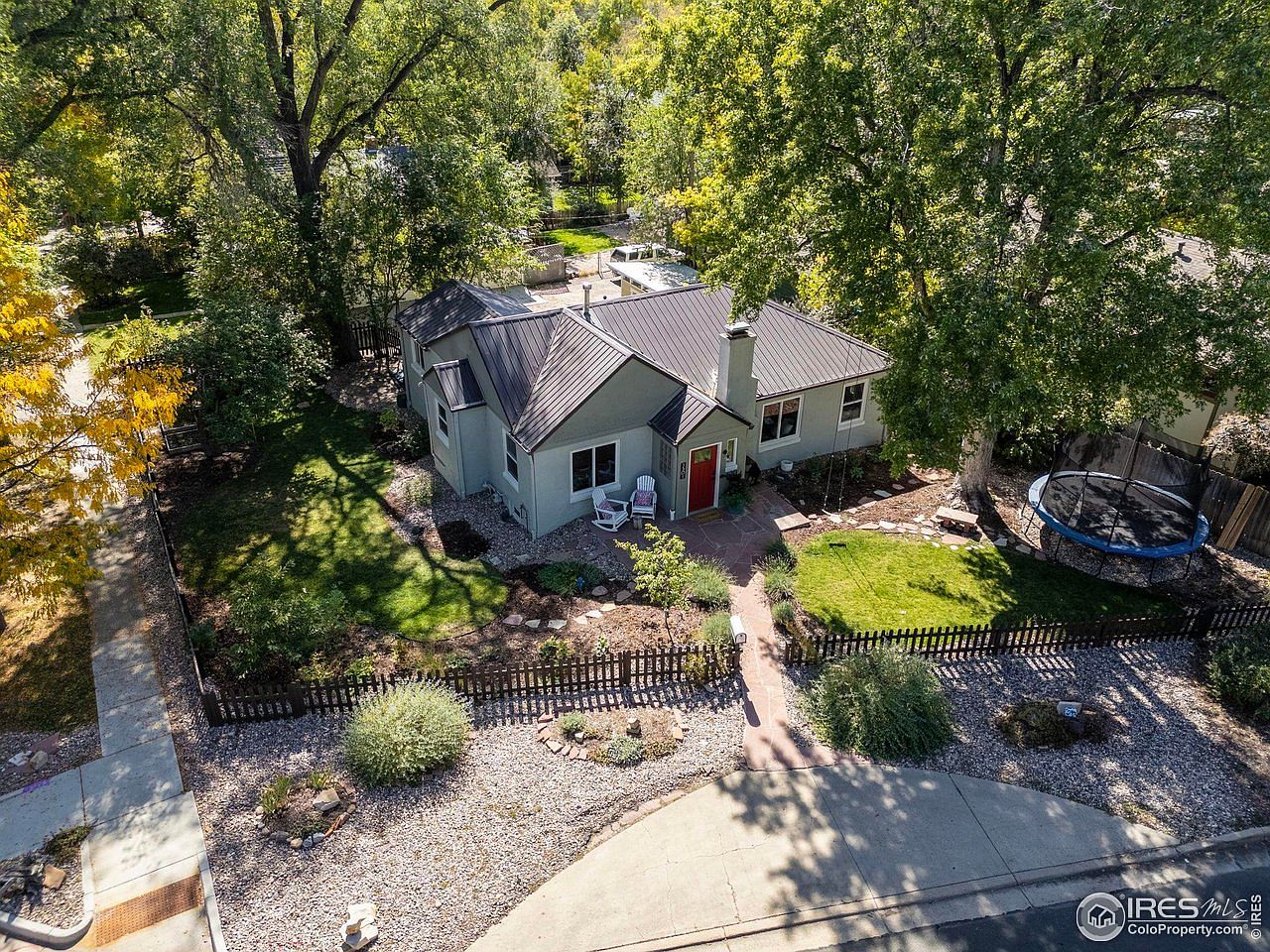 1301 Spruce Ave - Photo 5