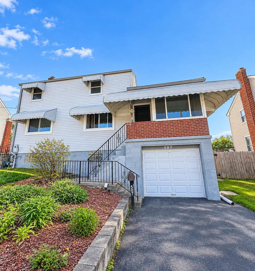 3 bed, 1000 sqft, $1,499 — Photo 1