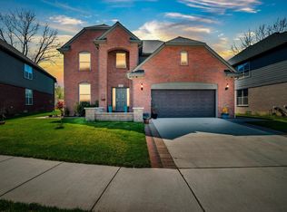 3515 Willoway Dr, Troy, MI
