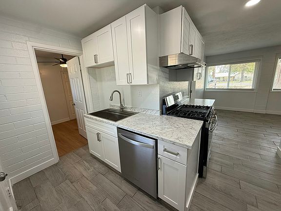 4th image of 2206 W Vista Ave #B