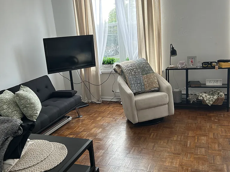 21517 39th Ave #2 — Photo 3