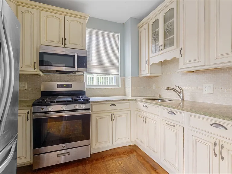 103 Winthrop St #3 — Photo 2