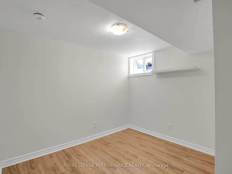 940 Brant St #LOWER — Photo 15