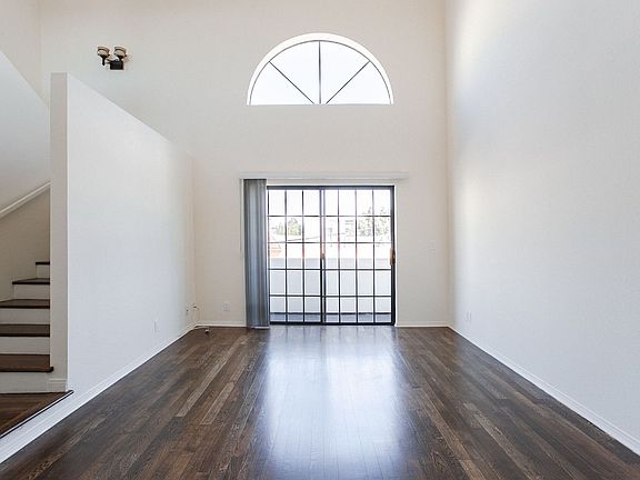 3rd image of 3600 Empire Dr APT 302