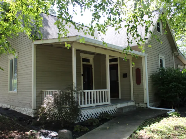 902 S Indiana St, Greencastle, IN 46135