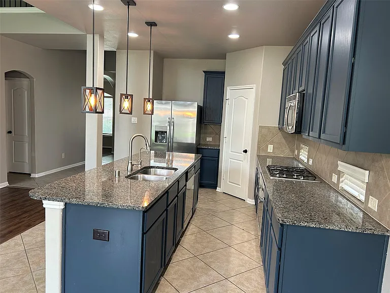 7936 Lake Commons Dr — Photo 33