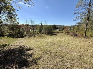 135 Mason Dr, Windber, PA 15963