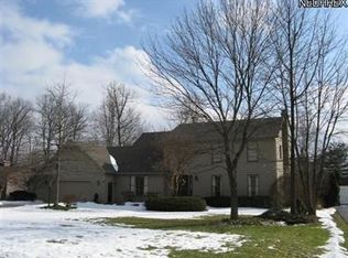2951 Autumnwood Trl, Poland, OH