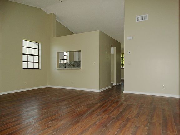 4th image of 2112 Congressional Way #2112