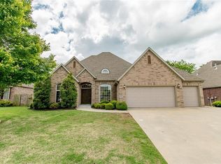 4347 E Oakmont Dr, Fayetteville, AR 72701
