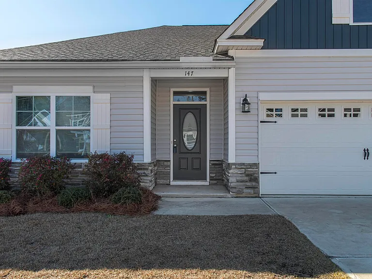 147 Doolittle Dr — Photo 2