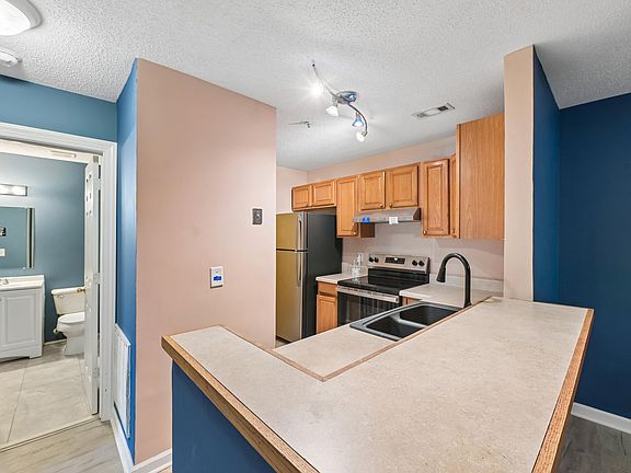 2nd image of 4900 Avenida Del Sol Dr APT 102