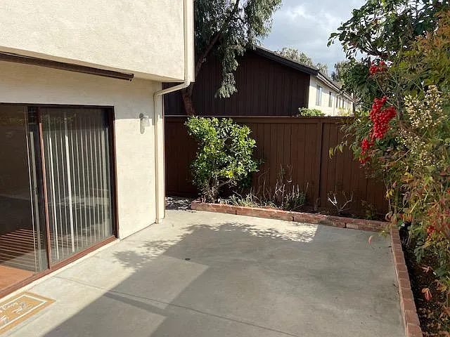1300 Stonewood Ct — Photo 15