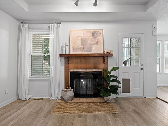 2nd image of 325 Dunbrook Dr