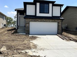 2256 NW 57th St, Lincoln, NE 68528