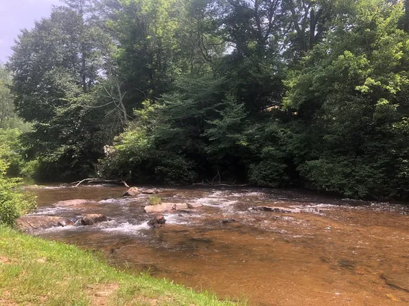 900 Vass Mill Rd, Laurel Fork, VA 24352