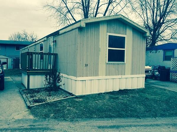 1st image of 39 White Oak Dr