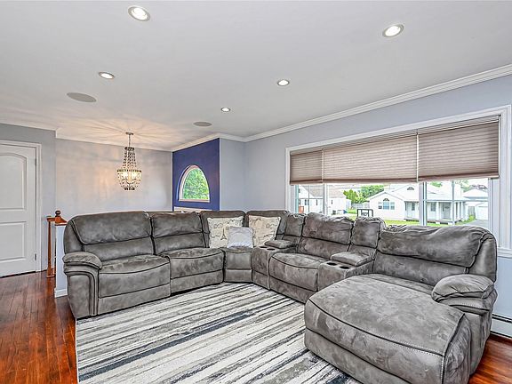 4th image of 112 Lee Ave