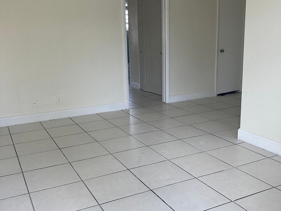 2nd image of 611 NE 5th St APT 8