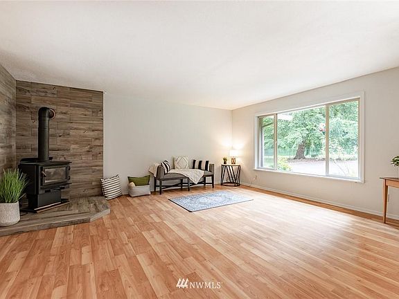 4th image of 6119 Waldon Dr SE
