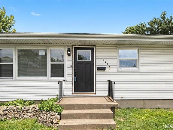 2nd image of 3128 Aubrey Ave