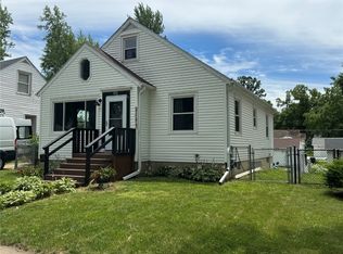 505 36th St NE, Cedar Rapids, IA 52402