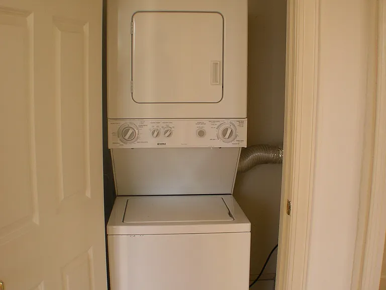 1 3rd St NE #8 — Photo 8