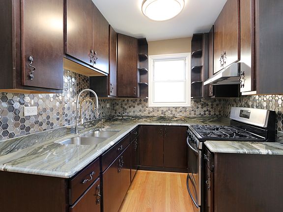 4th image of 3651 W Wabansia Ave #2