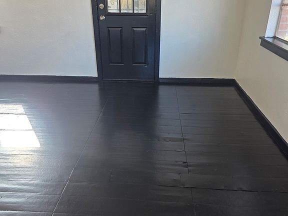 2nd image of 1222 Huckleberry St