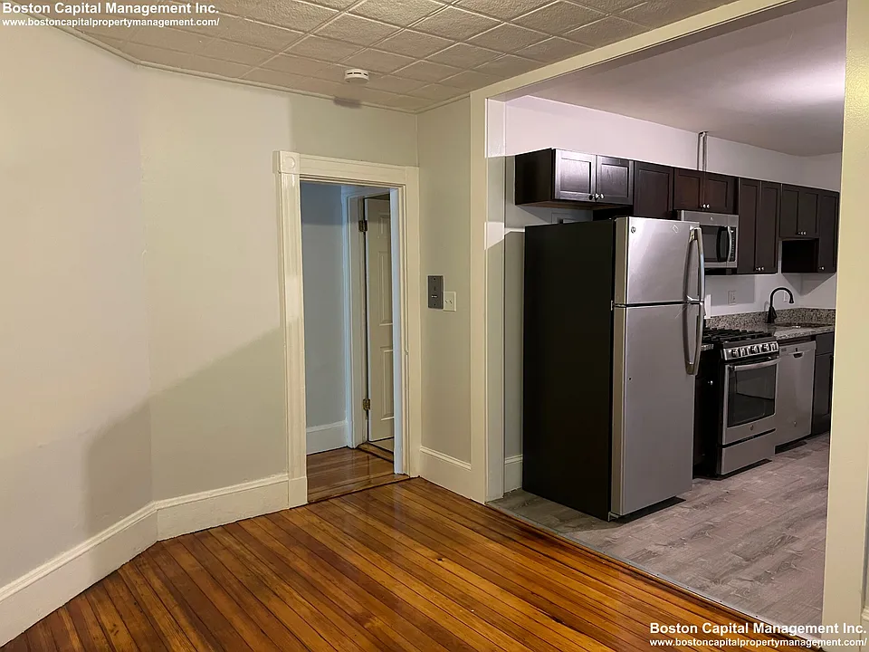 207 Broadway #1