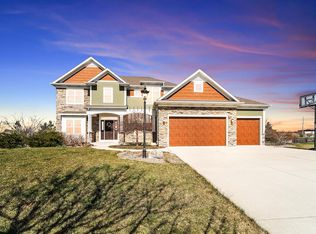 8529 Chaucer Pl, Bristol, WI 53104