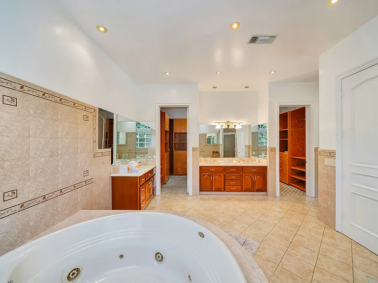 7735 Wilbur Ave — Photo 89