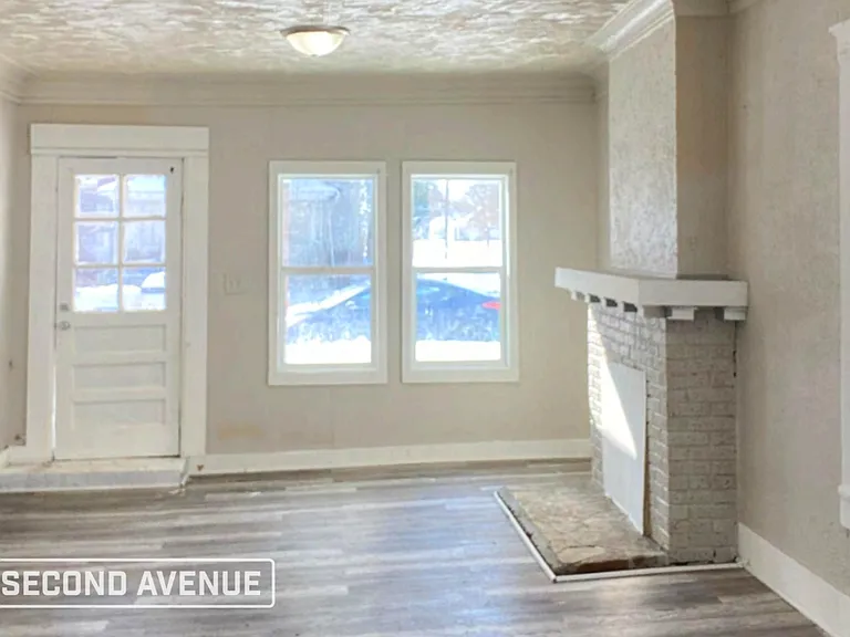502 Lucier St — Photo 3