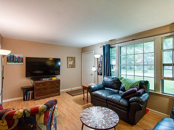 4th image of 614 Netherlands Dr